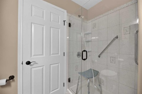 41 Deer Coulee Drive, Didsbury, AB - Indoor Photo Showing Bathroom