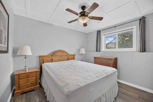 41 Deer Coulee Drive, Didsbury, AB - Indoor Photo Showing Bedroom
