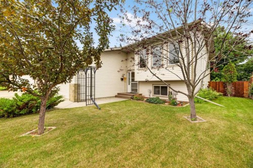 41 Deer Coulee Drive, Didsbury, AB - Outdoor