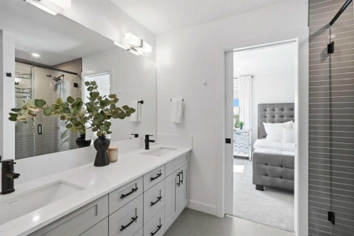 108 Na'A Heights Sw, Calgary, AB - Indoor Photo Showing Bathroom