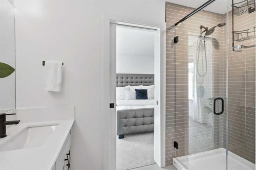 108 Na'A Heights Sw, Calgary, AB - Indoor Photo Showing Bathroom