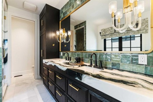 82 Valour Circle Sw, Calgary, AB - Indoor Photo Showing Bathroom