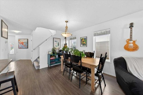 194 Everoak Gardens Sw, Calgary, AB - Indoor Photo Showing Dining Room