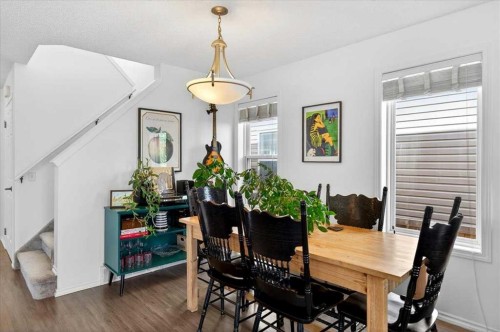 194 Everoak Gardens Sw, Calgary, AB - Indoor Photo Showing Dining Room