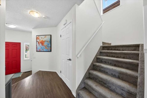 194 Everoak Gardens Sw, Calgary, AB - Indoor Photo Showing Other Room