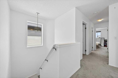194 Everoak Gardens Sw, Calgary, AB - Indoor Photo Showing Other Room