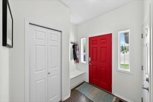194 Everoak Gardens Sw, Calgary, AB - Indoor Photo Showing Other Room