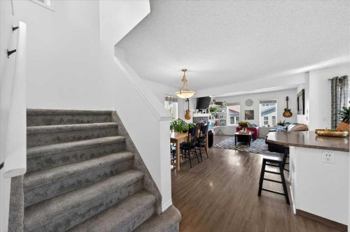 194 Everoak Gardens Sw, Calgary, AB - Indoor