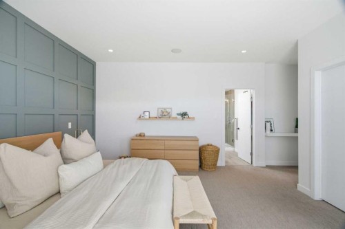 2-4733 17 Avenue Nw, Calgary, AB - Indoor Photo Showing Bedroom