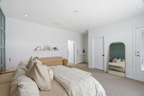 2-4733 17 Avenue Nw, Calgary, AB - Indoor Photo Showing Bedroom