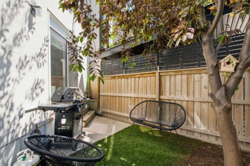2-4733 17 Avenue Nw, Calgary, AB - Outdoor