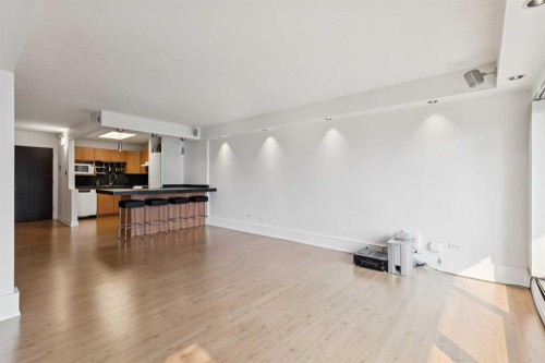 204-328 Cedar Crescent Sw, Calgary, AB - Indoor Photo Showing Other Room