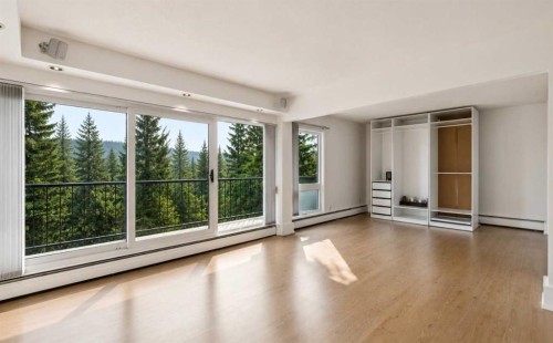 204-328 Cedar Crescent Sw, Calgary, AB - Indoor Photo Showing Living Room