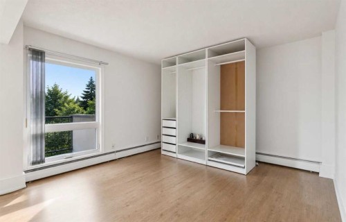 204-328 Cedar Crescent Sw, Calgary, AB - Indoor Photo Showing Other Room