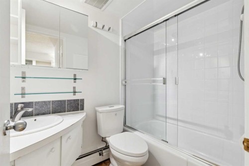 204-328 Cedar Crescent Sw, Calgary, AB - Indoor Photo Showing Bathroom