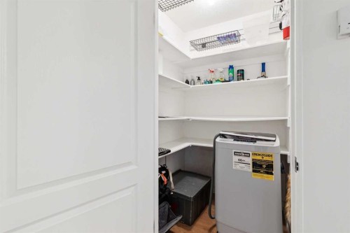 204-328 Cedar Crescent Sw, Calgary, AB - Indoor Photo Showing Other Room