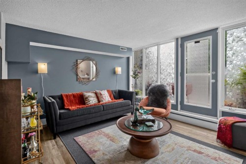 107-1615 13 Avenue Sw, Calgary, AB - Indoor Photo Showing Living Room