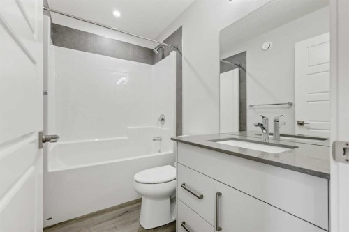 36 Heartwood Lane Se, Calgary, AB - Indoor Photo Showing Bathroom