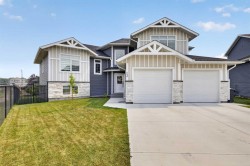 13 Keown Close Olds, AB T4H 0E7