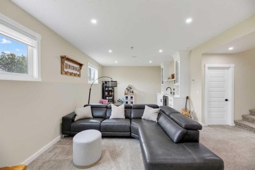 13 Keown Close, Olds, AB - Indoor Photo Showing Living Room