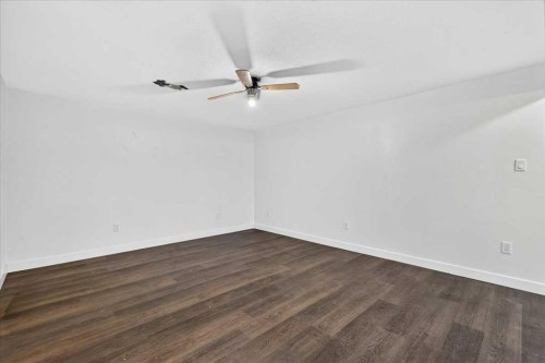 1944 10 Avenue Ne, Calgary, AB - Indoor Photo Showing Other Room