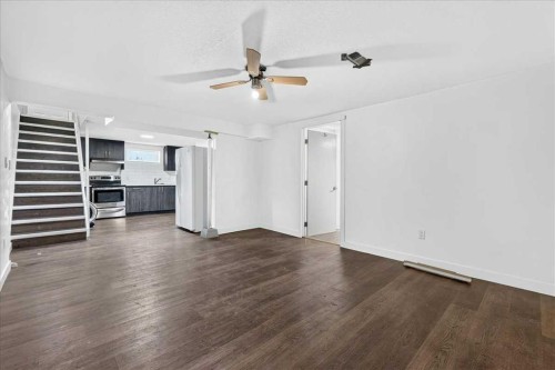 1944 10 Avenue Ne, Calgary, AB - Indoor Photo Showing Other Room