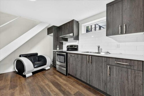 1944 10 Avenue Ne, Calgary, AB - Indoor Photo Showing Kitchen With Double Sink