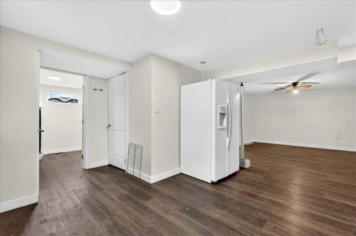 1944 10 Avenue Ne, Calgary, AB - Indoor Photo Showing Other Room