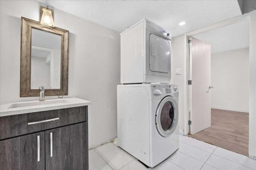 1944 10 Avenue Ne, Calgary, AB - Indoor Photo Showing Laundry Room