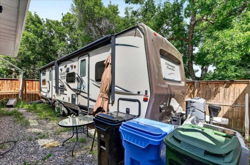 1944 10 Avenue Ne, Calgary, AB - Outdoor