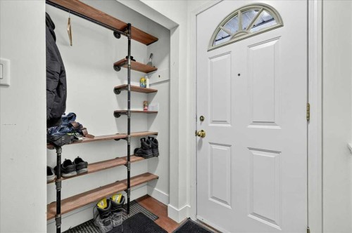 1944 10 Avenue Ne, Calgary, AB - Indoor Photo Showing Other Room