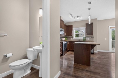 558 Evanston Manor Nw, Calgary, AB - Indoor Photo Showing Bathroom