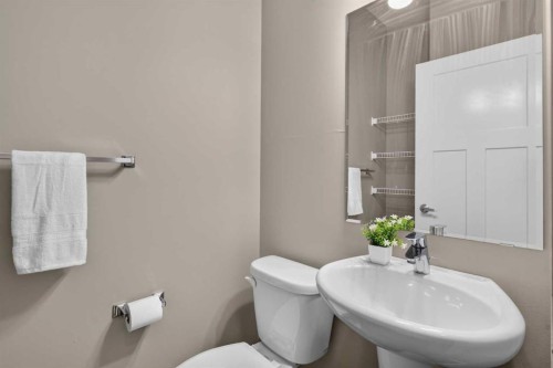 558 Evanston Manor Nw, Calgary, AB - Indoor Photo Showing Bathroom