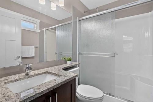 558 Evanston Manor Nw, Calgary, AB - Indoor Photo Showing Bathroom