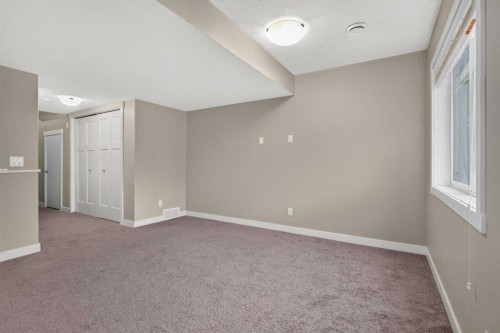 558 Evanston Manor Nw, Calgary, AB - Indoor Photo Showing Other Room