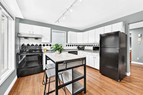 213 Point Mckay Terrace Nw, Calgary, AB - Indoor Photo Showing Kitchen