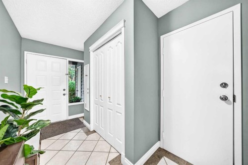 213 Point Mckay Terrace Nw, Calgary, AB - Indoor Photo Showing Other Room