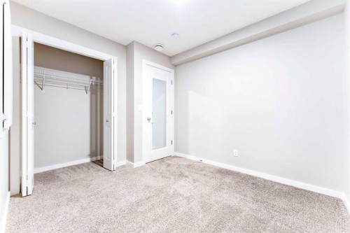 105 Highview Gate Se, Airdrie, AB - Indoor Photo Showing Other Room