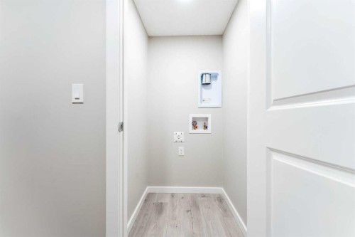 105 Highview Gate Se, Airdrie, AB - Indoor Photo Showing Other Room