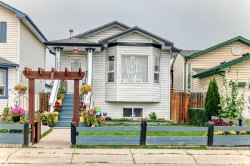 125 Appleburn Close SE Calgary, AB T2A 7T6