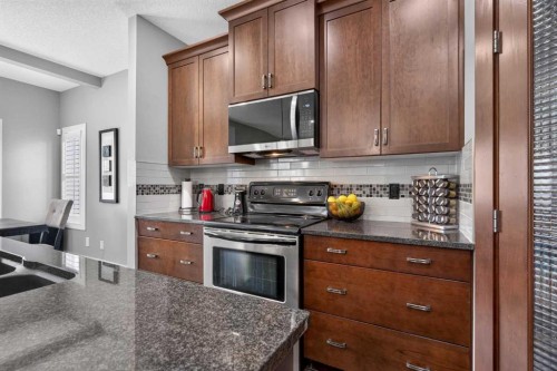 234 Pantego Way Nw, Calgary, AB - Indoor Photo Showing Kitchen