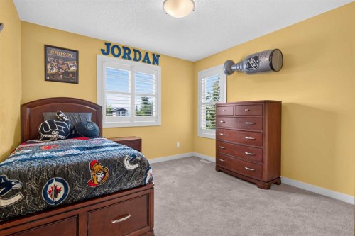 234 Pantego Way Nw, Calgary, AB - Indoor Photo Showing Bedroom