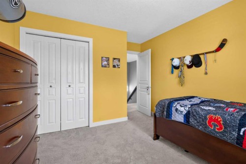 234 Pantego Way Nw, Calgary, AB - Indoor Photo Showing Bedroom