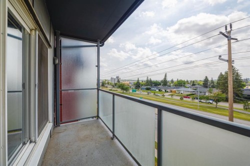 417-333 Garry Crescent Ne, Calgary, AB - Outdoor With Balcony With Exterior