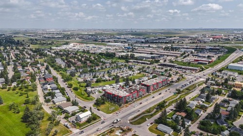 417-333 Garry Crescent Ne, Calgary, AB - Outdoor With View