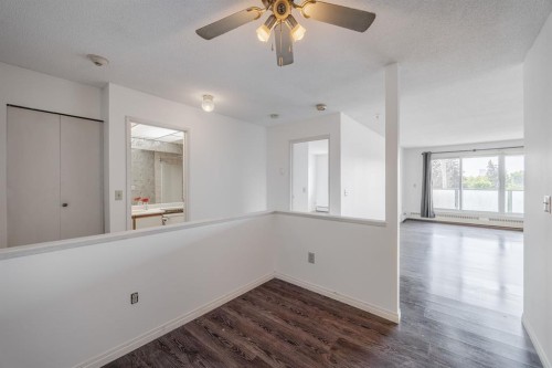 417-333 Garry Crescent Ne, Calgary, AB - Indoor Photo Showing Other Room