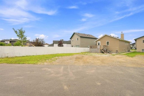 176 Taracove Estate Drive Ne, Calgary, AB - Outdoor