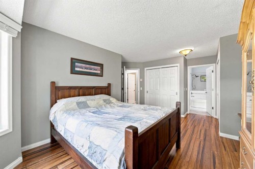 128 Sienna Park Green Sw, Calgary, AB - Indoor Photo Showing Bedroom