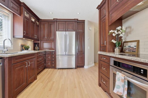 135 Douglas Woods Hill Se, Calgary, AB - Indoor Photo Showing Kitchen With Upgraded Kitchen