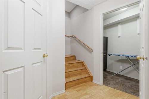 135 Douglas Woods Hill Se, Calgary, AB - Indoor Photo Showing Other Room